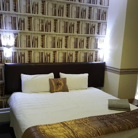 Portsmouth Budget Hotels - All Rooms Are En-Suite Экстерьер фото