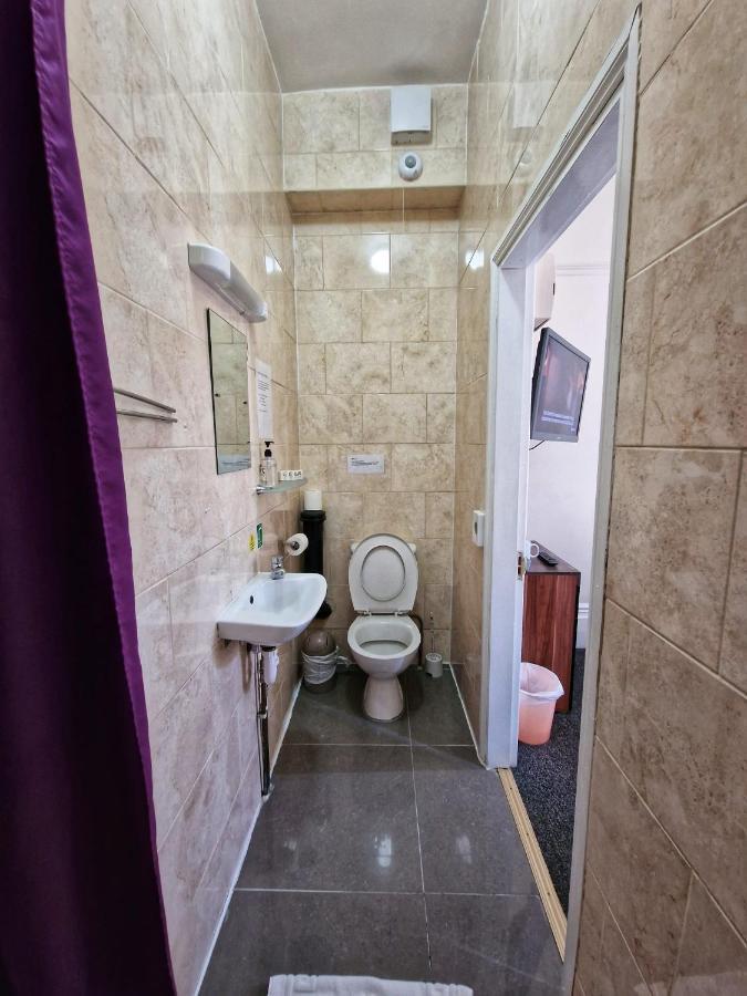 Portsmouth Budget Hotels - All Rooms Are En-Suite Экстерьер фото