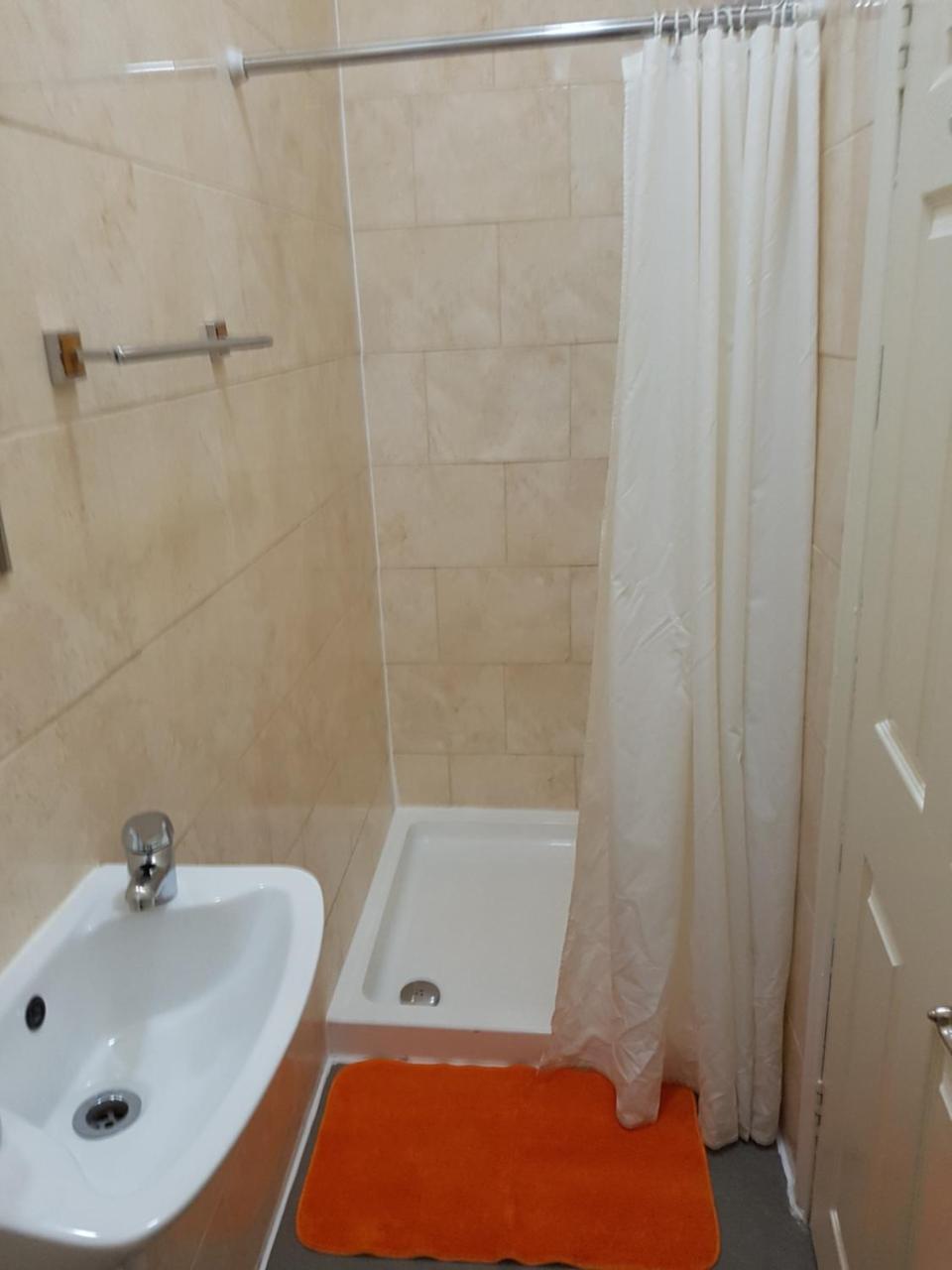 Portsmouth Budget Hotels - All Rooms Are En-Suite Экстерьер фото